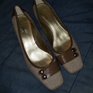 Anne Klein iFlex Pumps
